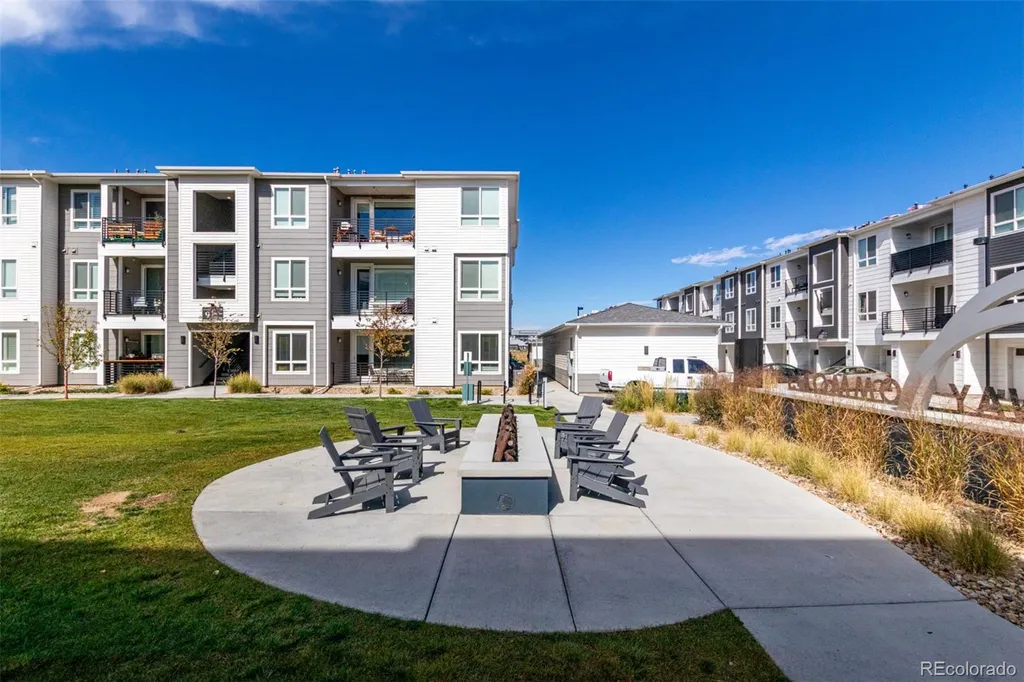 6153 N Ceylon Street Aurora CO 80019