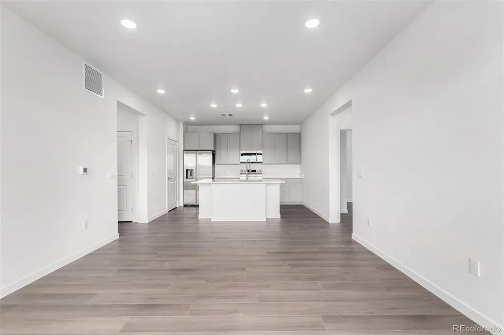 6153 N Ceylon Street Aurora CO 80019