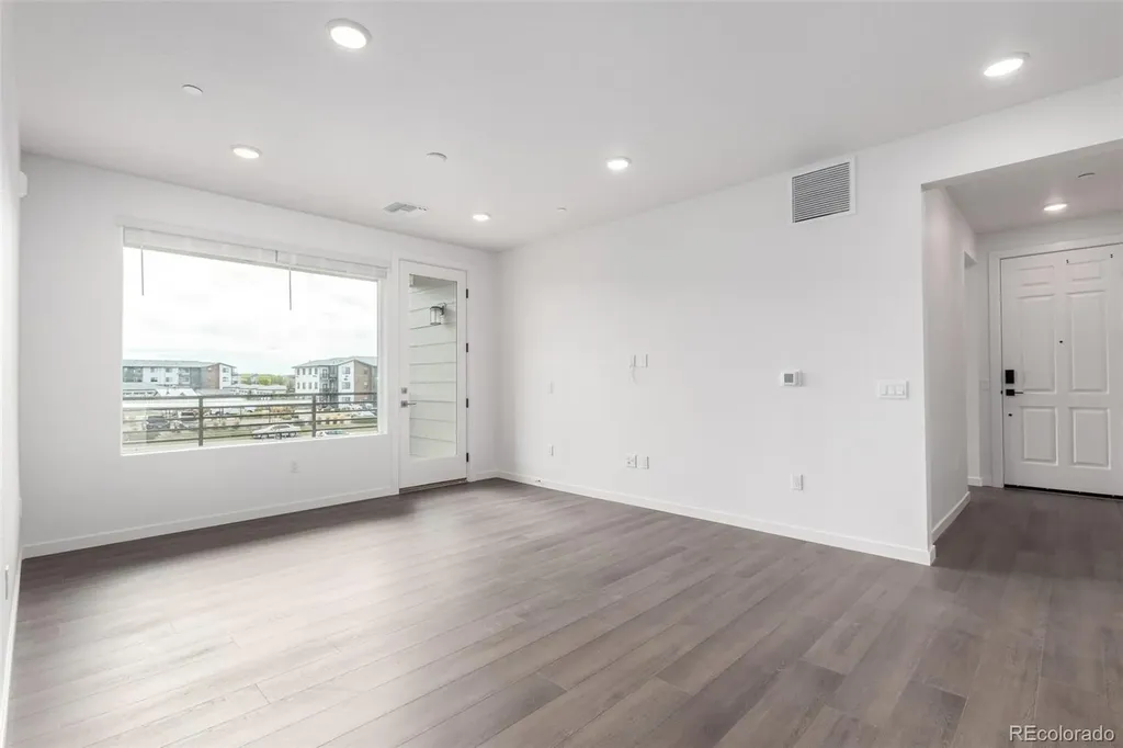 6153 N Ceylon Street Aurora CO 80019