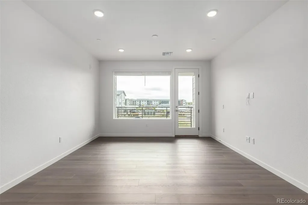 6153 N Ceylon Street Aurora CO 80019