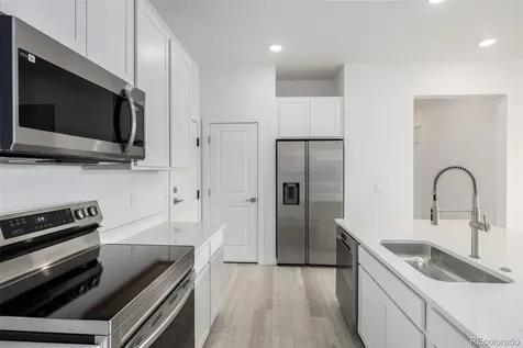 6153 N Ceylon Street Aurora CO 80019