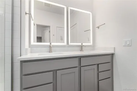 6153 N Ceylon Street Aurora CO 80019