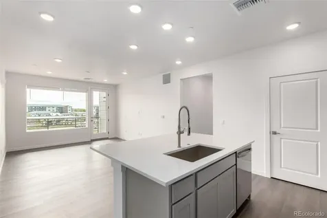 6153 N Ceylon Street Aurora CO 80019