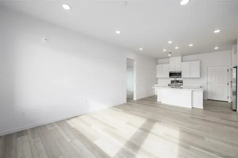 6153 N Ceylon Street Aurora CO 80019