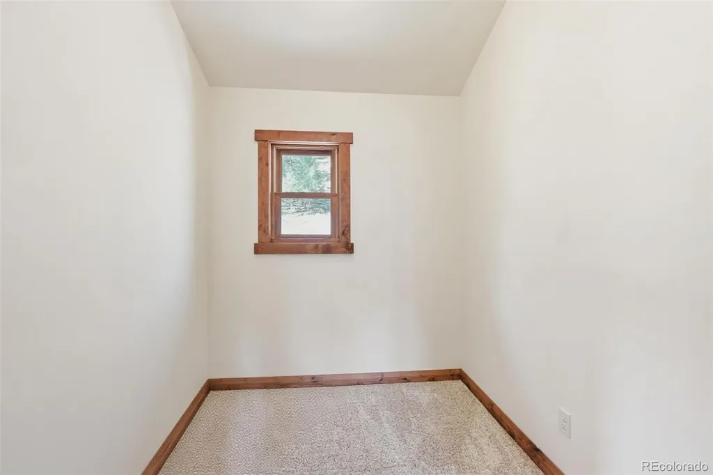 89 Ranch View Florissant CO 80816