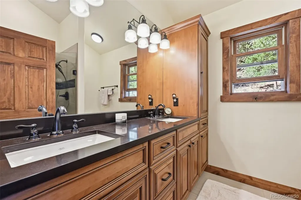 89 Ranch View Florissant CO 80816