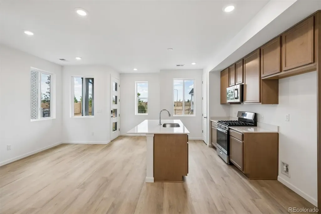 24185 E 30th Place Aurora CO 80019