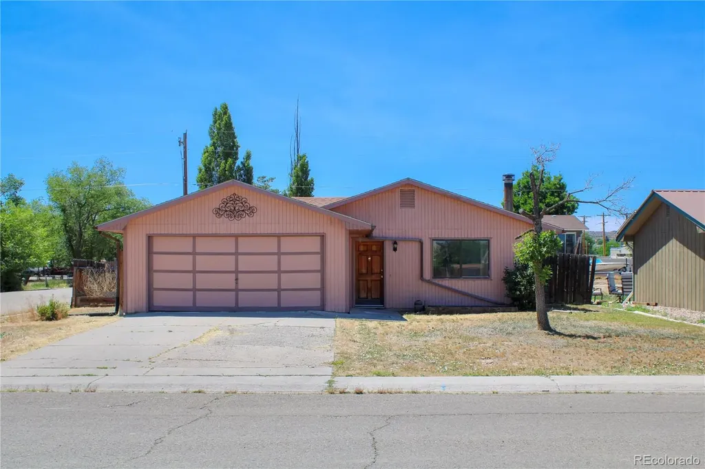 255 E Raven Avenue Rangely CO 81648
