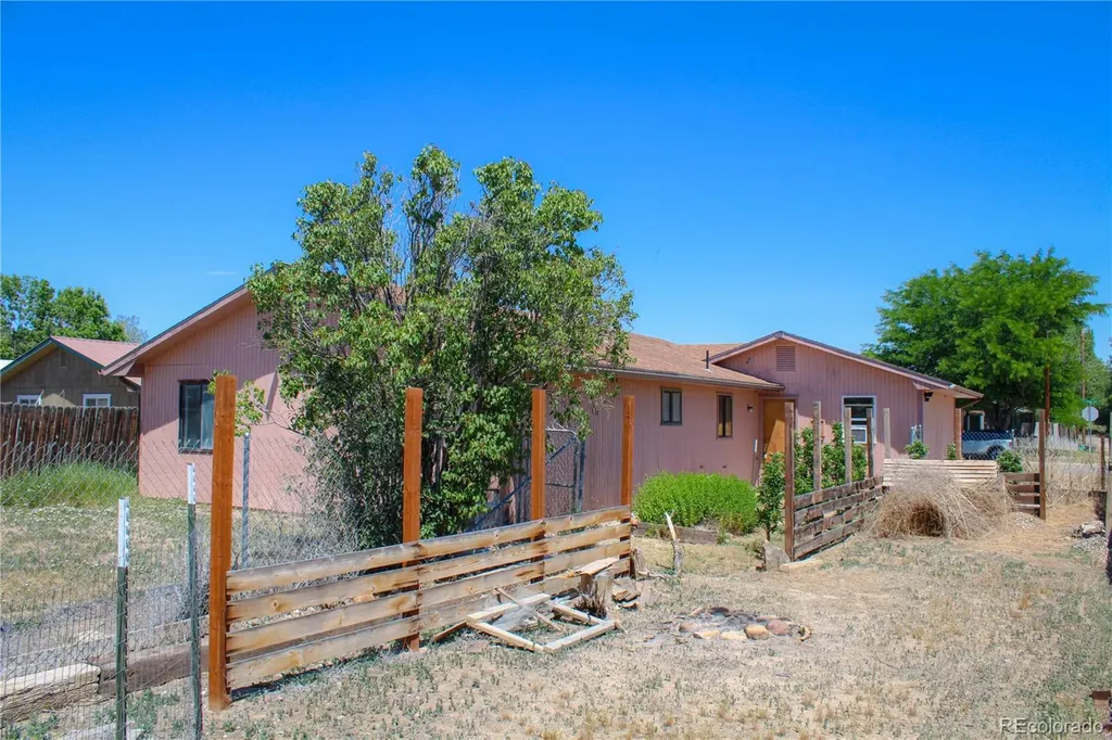 255 E Raven Avenue Rangely CO 81648