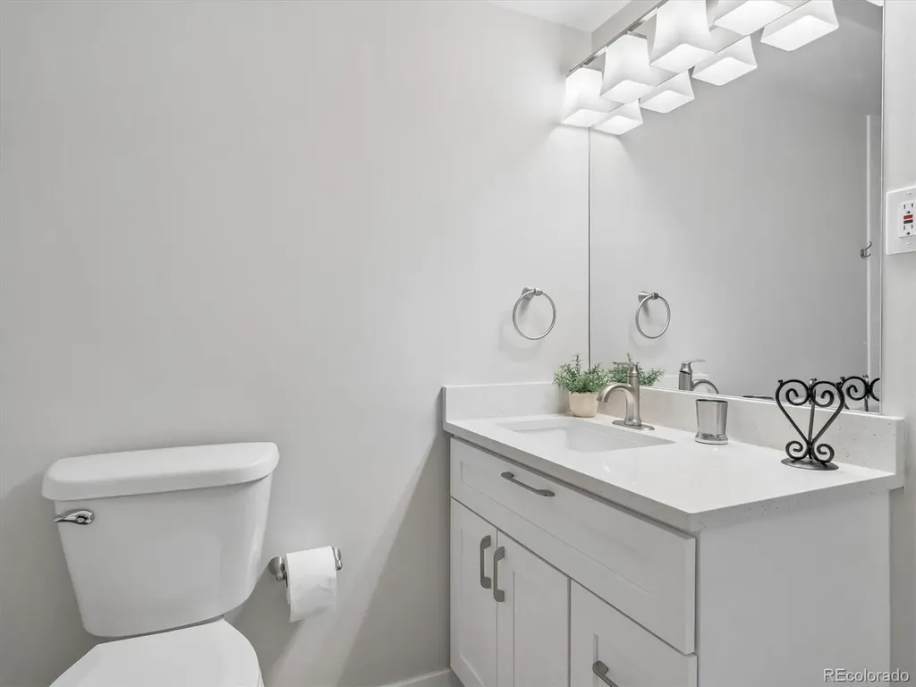635 S Alton Way Denver CO 80247