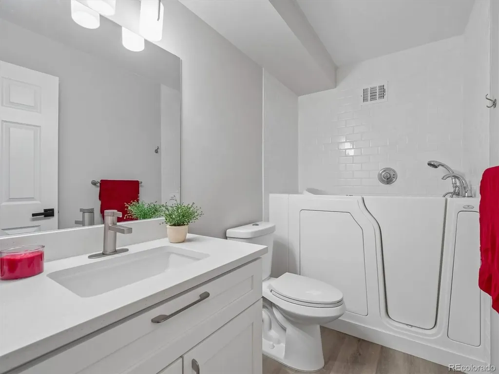 635 S Alton Way Denver CO 80247