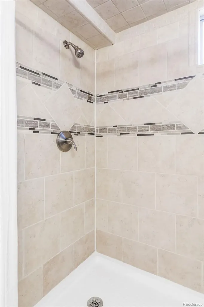 7018 S Valentia Street Centennial CO 80112