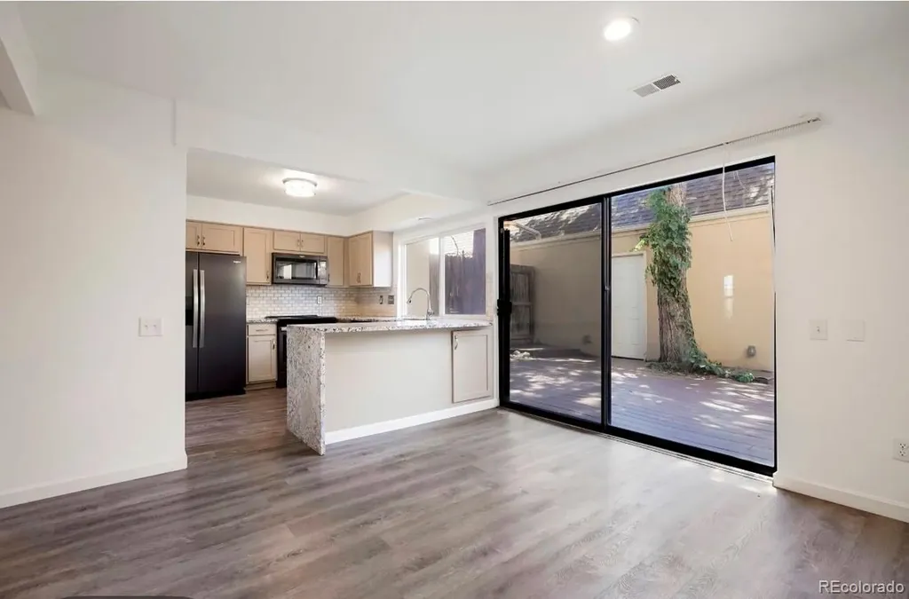 2836 S Vaughn Way Aurora CO 80014