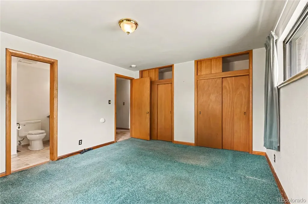 2398 Oakland Street Aurora CO 80010