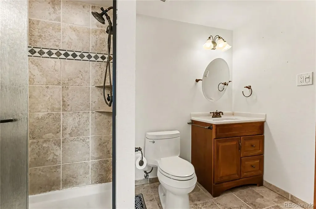 2398 Oakland Street Aurora CO 80010