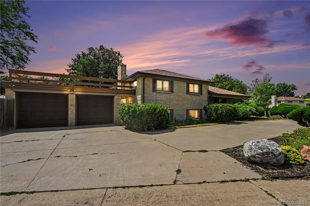 2398 Oakland Street Aurora CO 80010