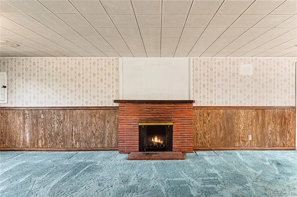 2398 Oakland Street Aurora CO 80010