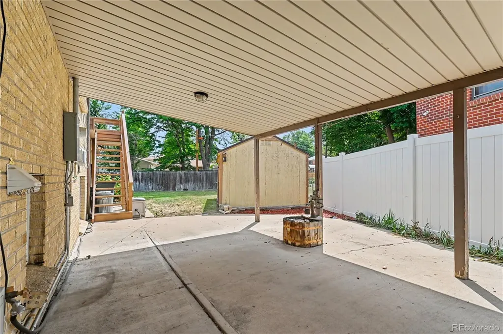 2398 Oakland Street Aurora CO 80010