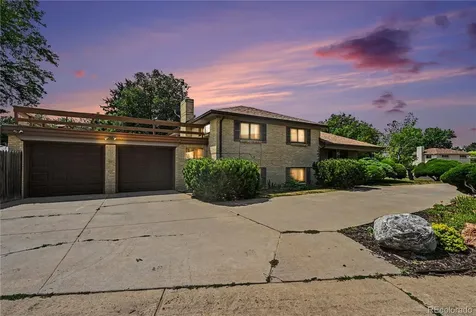 2398 Oakland Street Aurora CO 80010