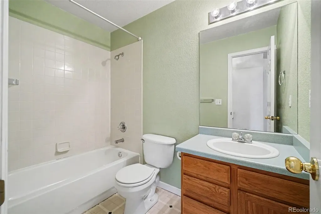305 Maggie Street Longmont CO 80501