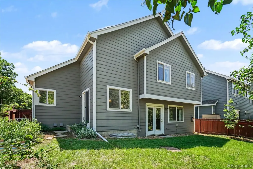305 Maggie Street Longmont CO 80501