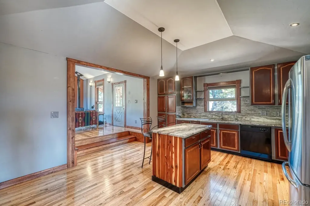 426 Leprechaun Lane Howard CO 81233