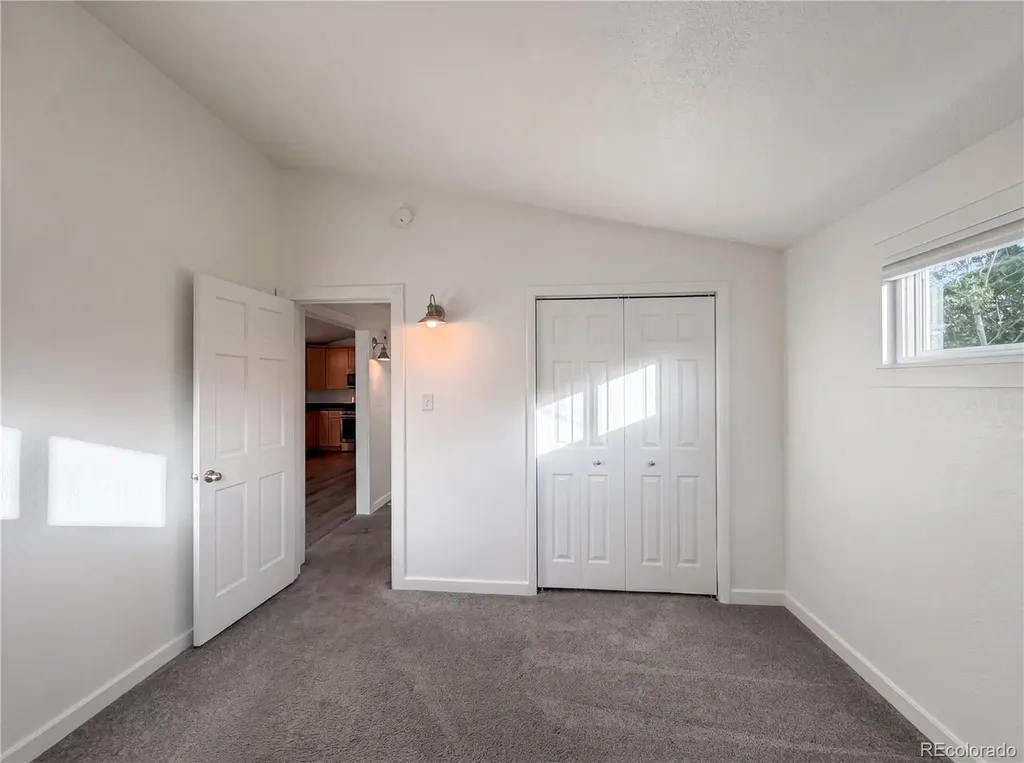 433 Sunnyside Lane Longmont CO 80504