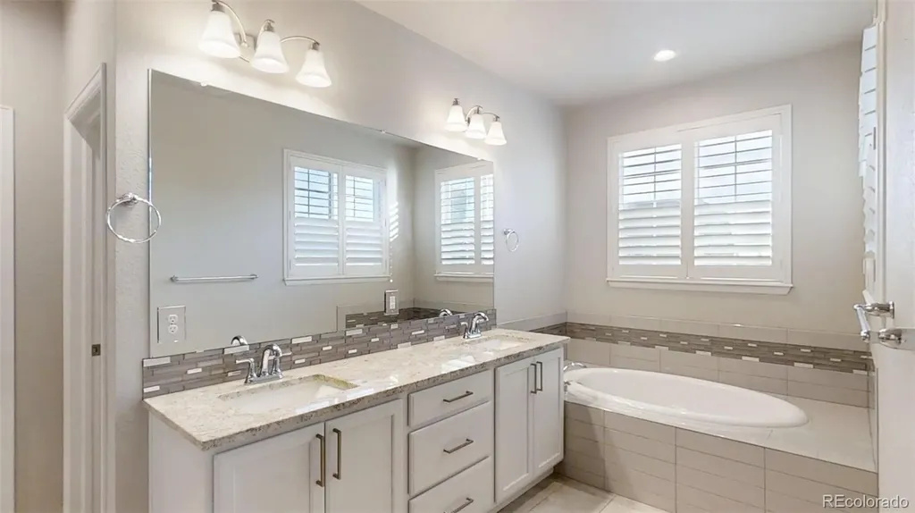 521 E Hinsdale Avenue Littleton CO 80122