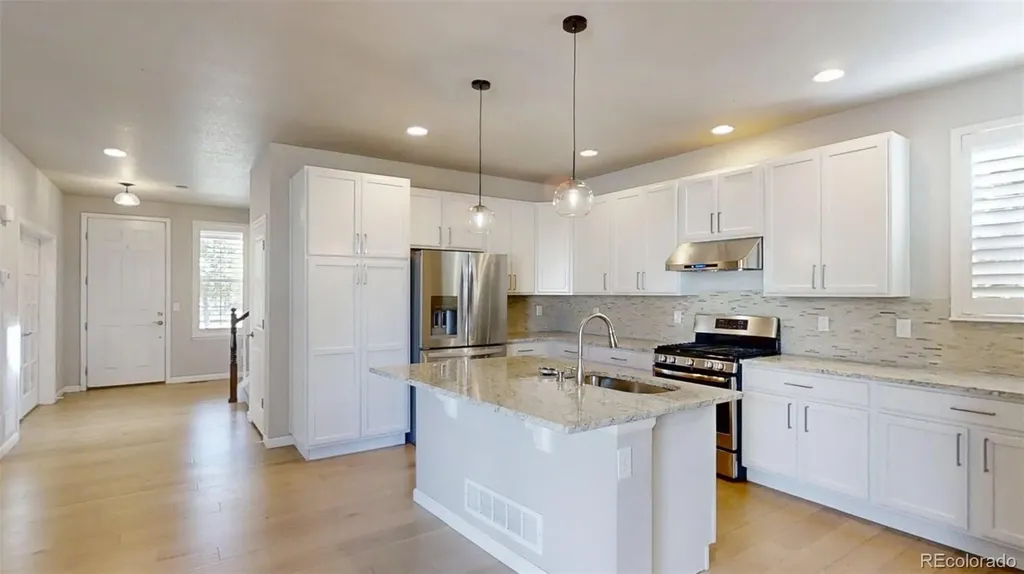 521 E Hinsdale Avenue Littleton CO 80122