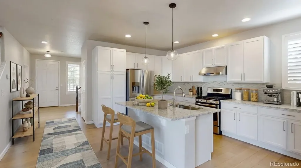 521 E Hinsdale Avenue Littleton CO 80122
