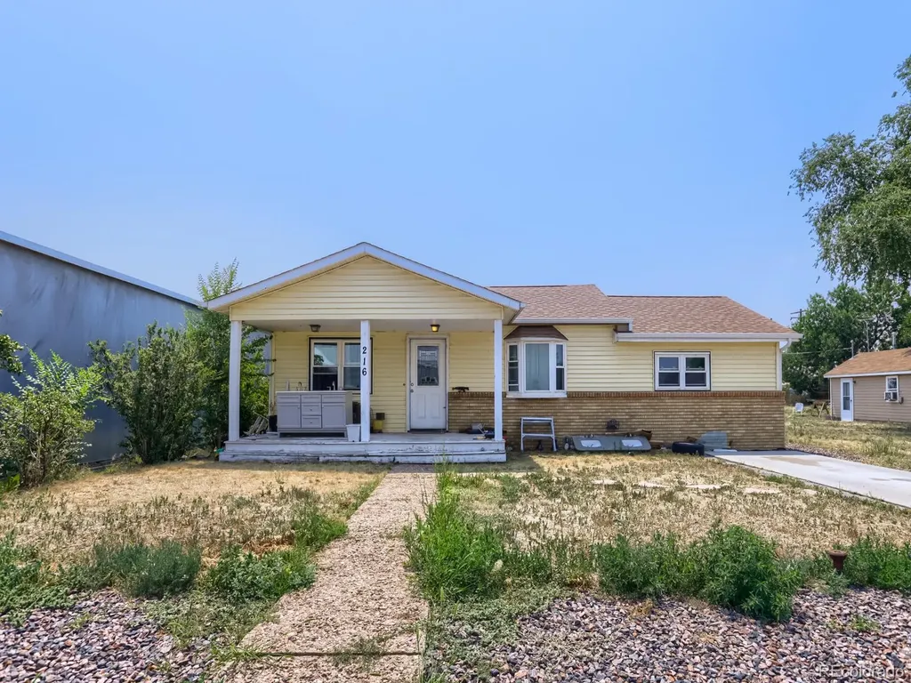 216 5th Avenue La Salle CO 80645