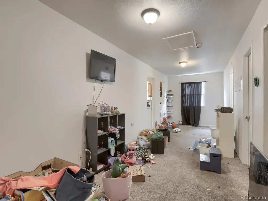 216 5th Avenue La Salle CO 80645