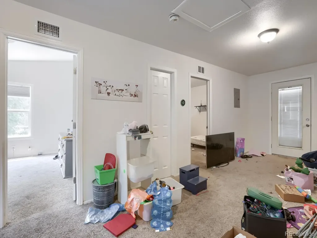 216 5th Avenue La Salle CO 80645