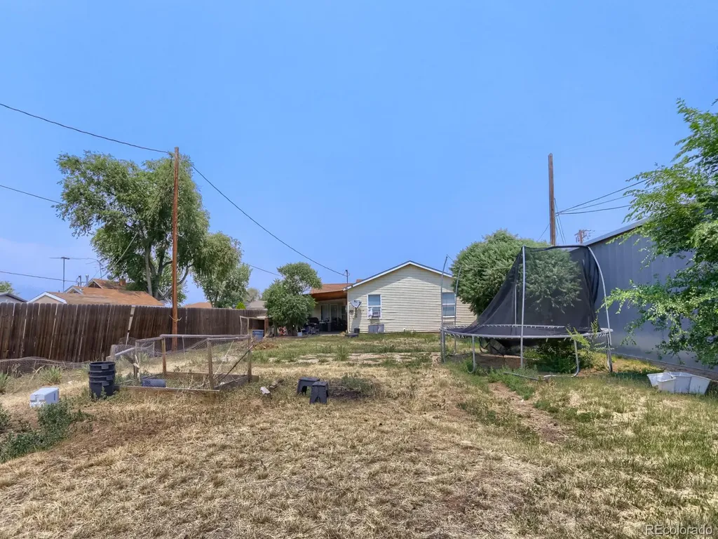 216 5th Avenue La Salle CO 80645