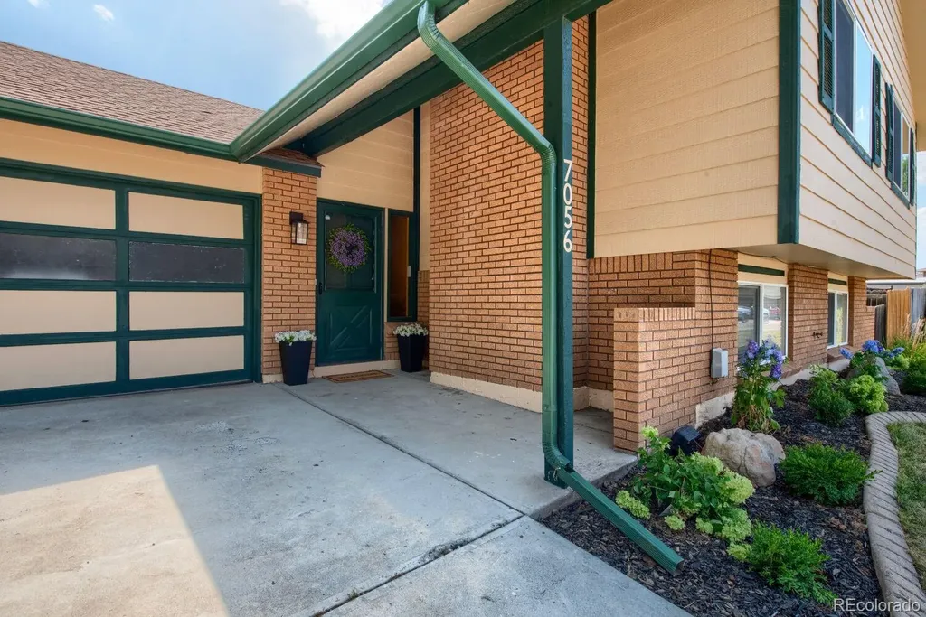 7056 W Rowland Avenue Littleton CO 80128