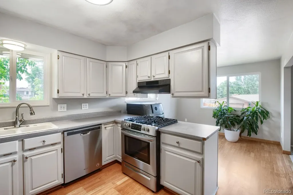 7056 W Rowland Avenue Littleton CO 80128