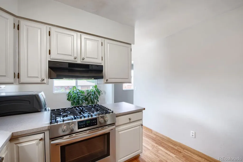 7056 W Rowland Avenue Littleton CO 80128