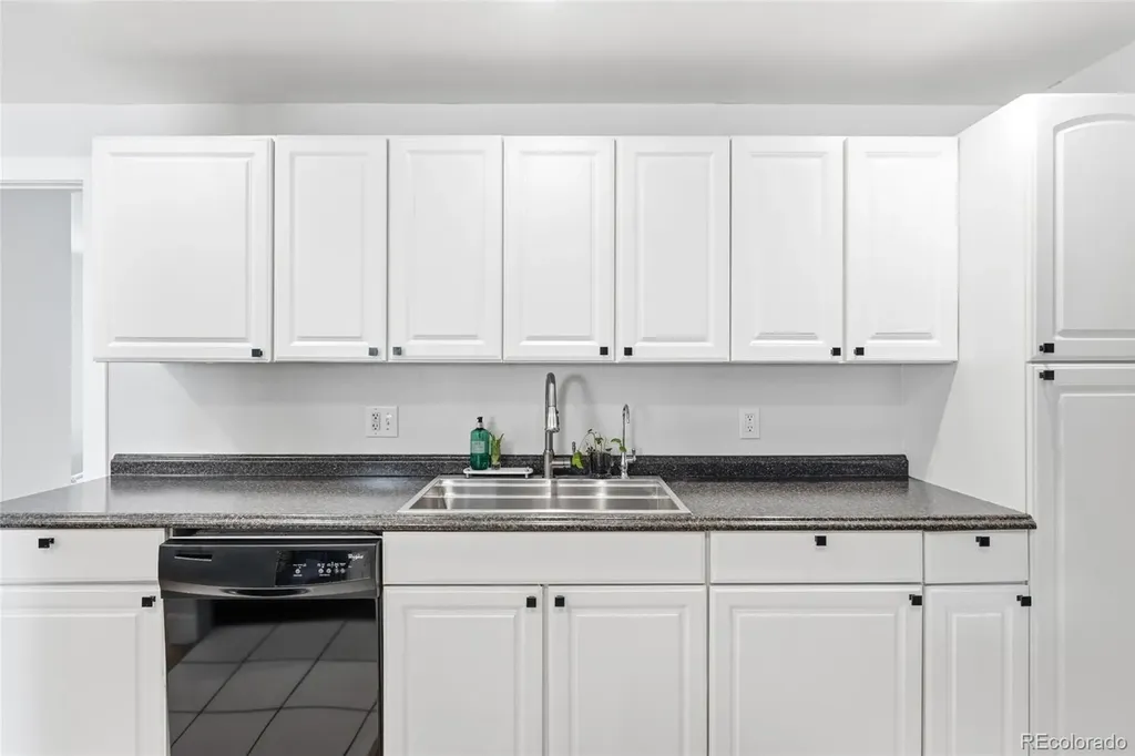 3791 S Huron Street Englewood CO 80110