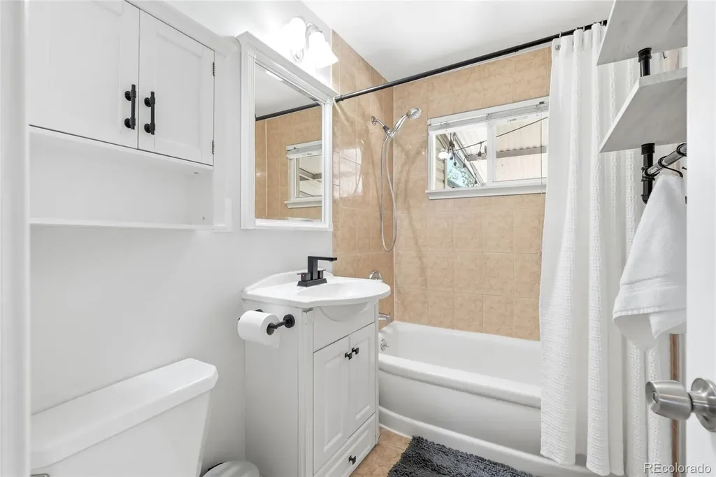 3791 S Huron Street Englewood CO 80110