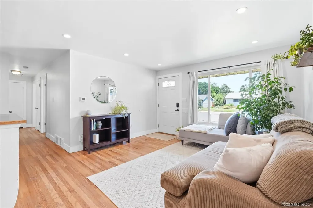 3791 S Huron Street Englewood CO 80110