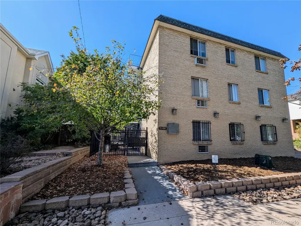 1135 N Elizabeth Street Denver CO 80206