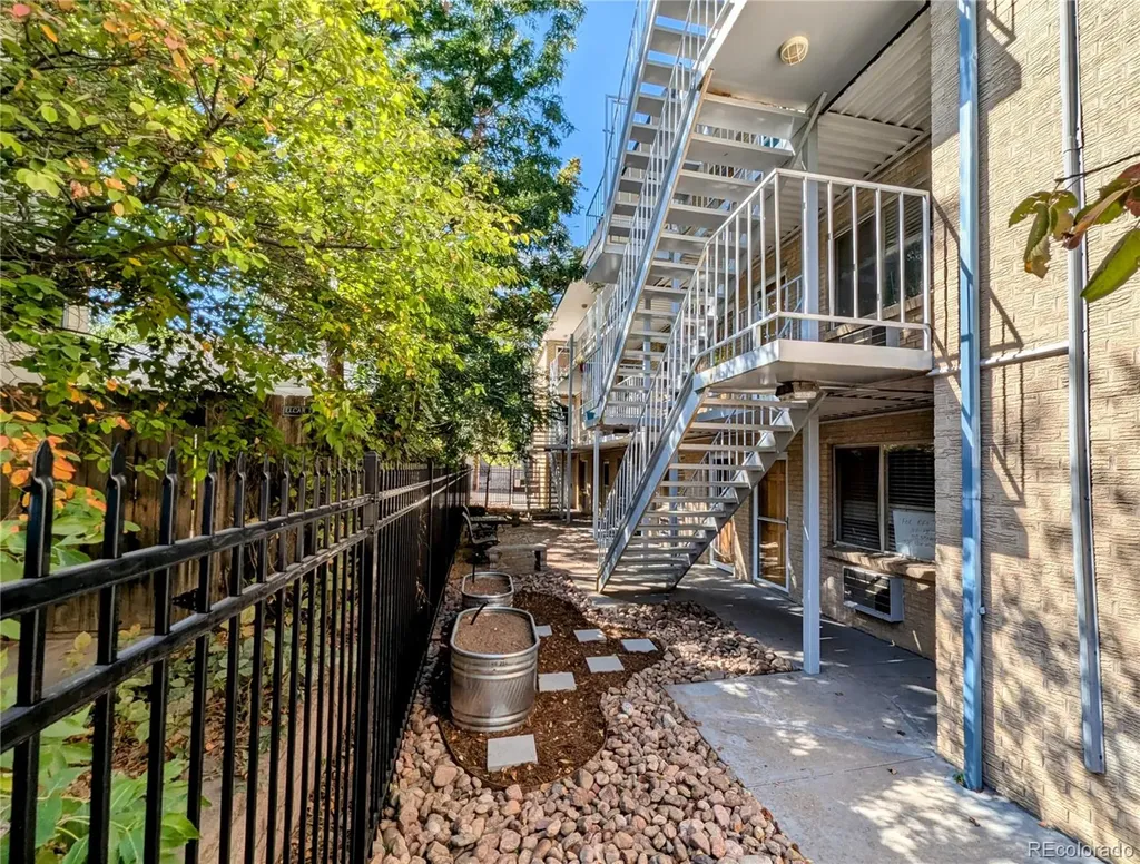 1135 N Elizabeth Street Denver CO 80206