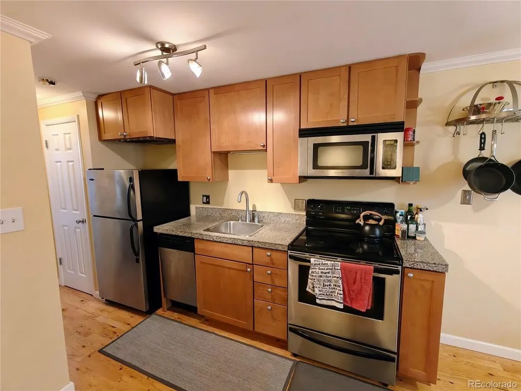 1135 N Elizabeth Street Denver CO 80206
