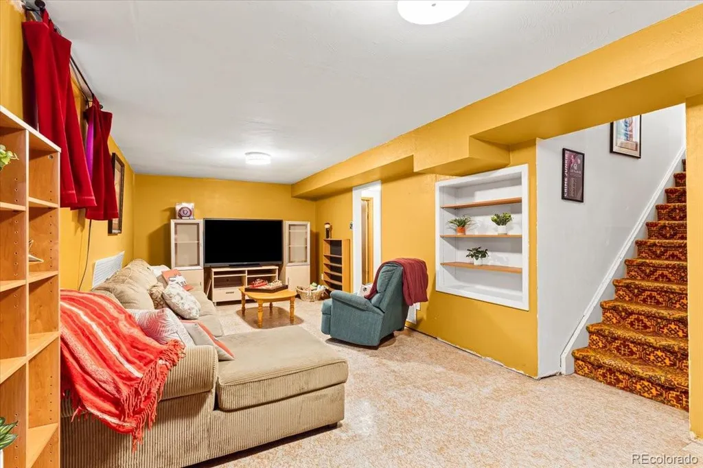 2337 S Patton Court Denver CO 80219