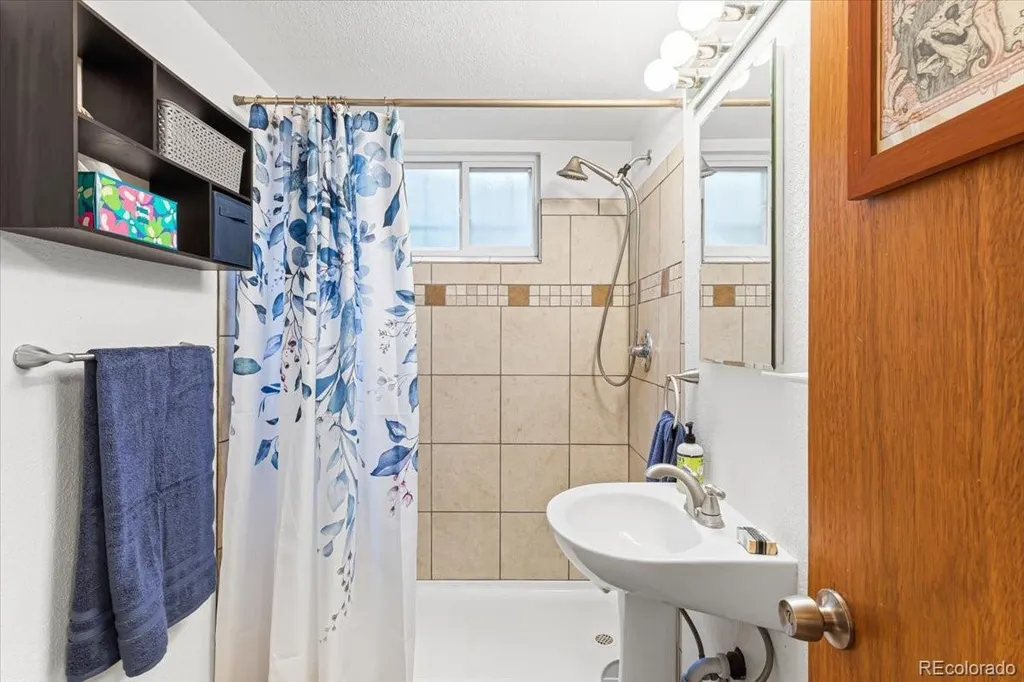2337 S Patton Court Denver CO 80219
