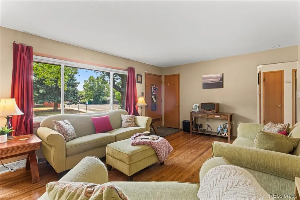 2337 S Patton Court Denver CO 80219