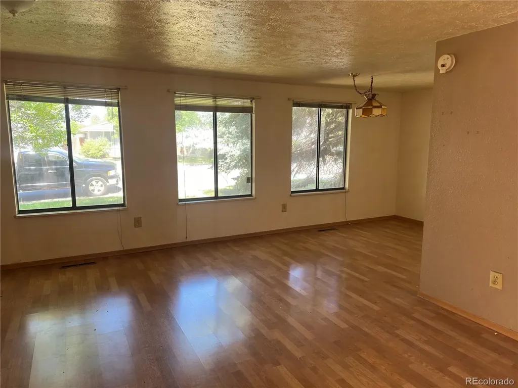 1224 Snowbank Court Longmont CO 80504
