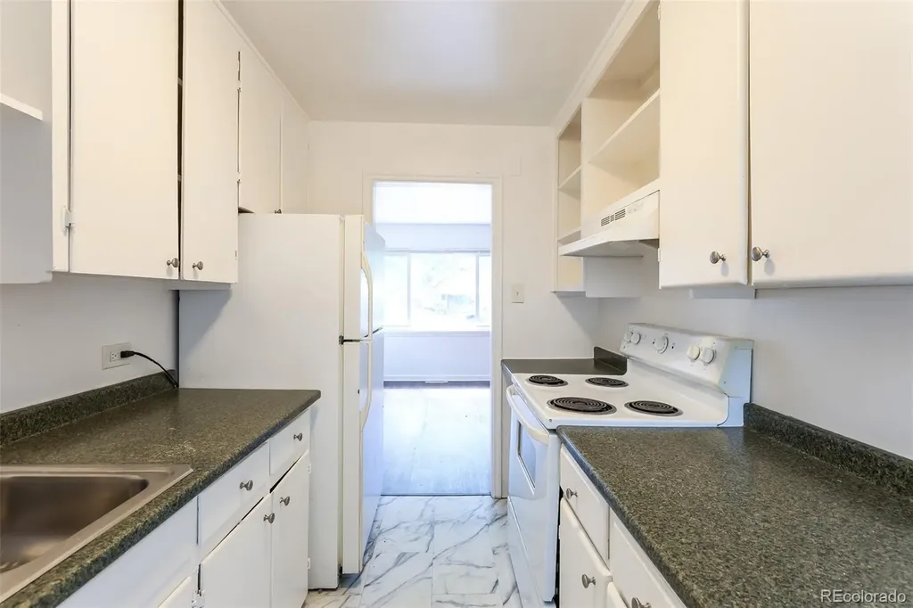 1616 Newark Street Aurora CO 80010