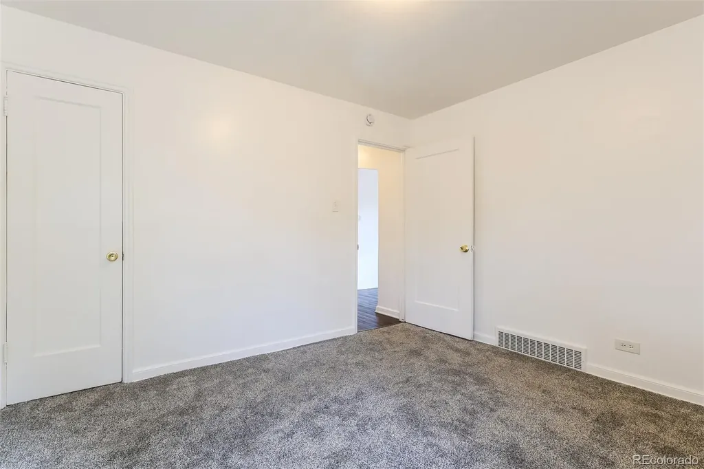 1616 Newark Street Aurora CO 80010