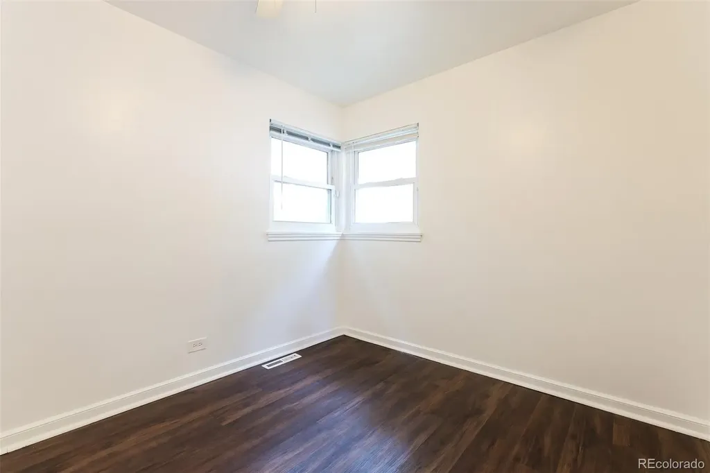 1616 Newark Street Aurora CO 80010